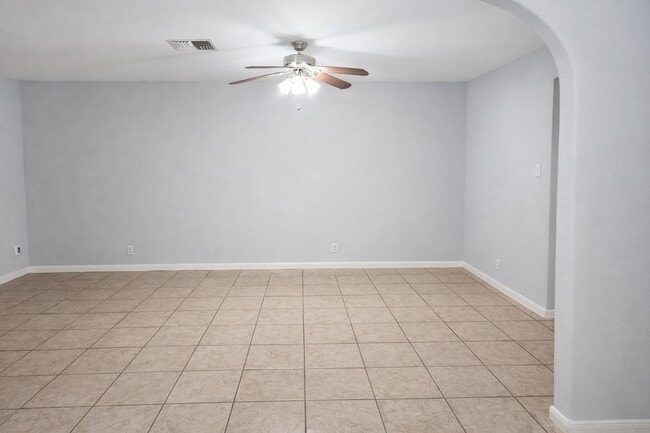 Building Photo - 2118 17th Ave N