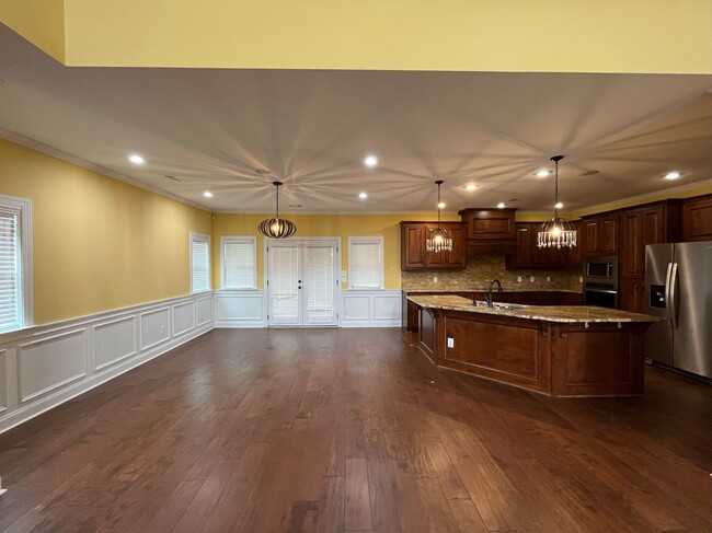 Building Photo - Riegel Pointe