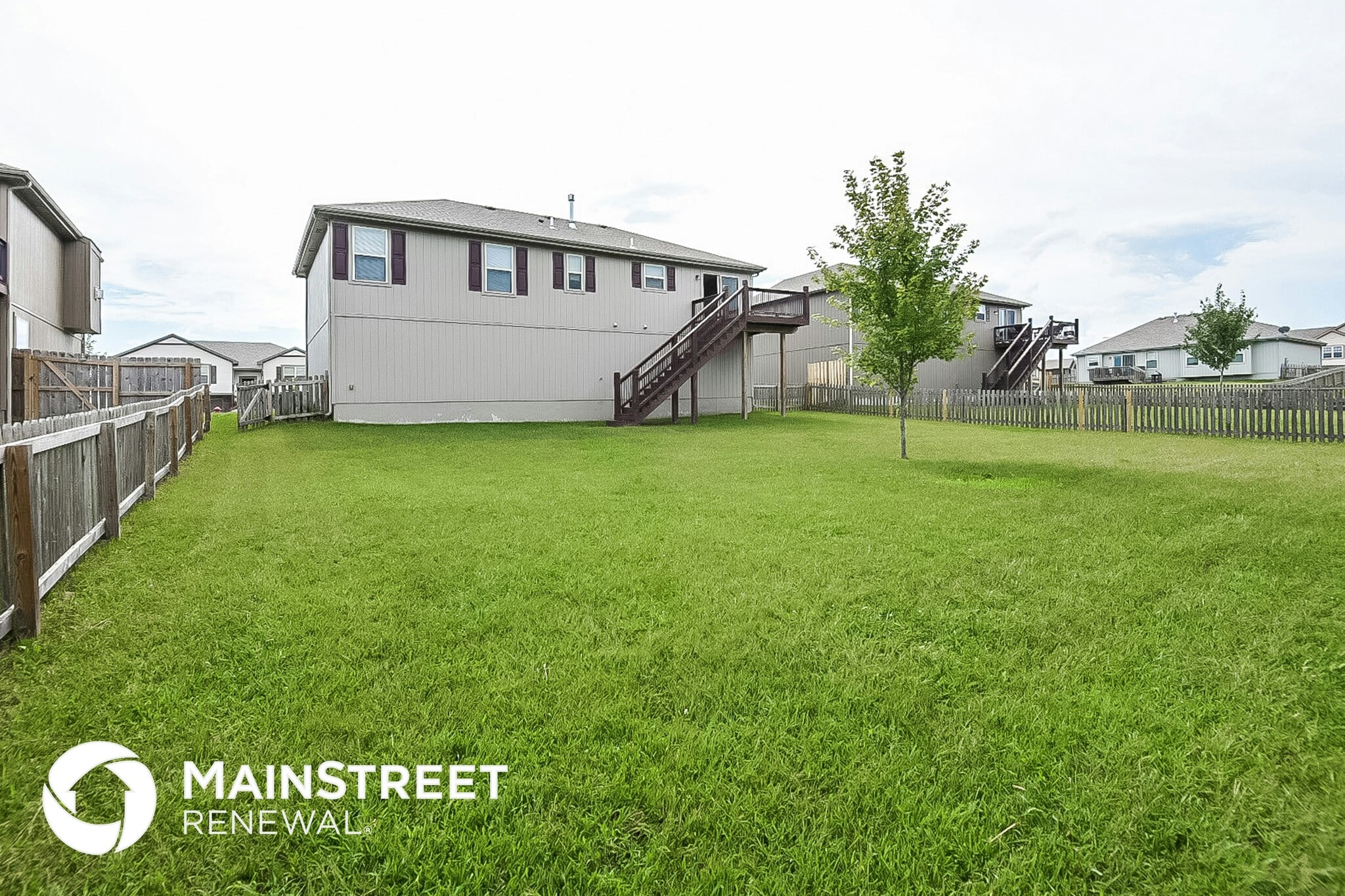 Building Photo - 305 Golfview Dr