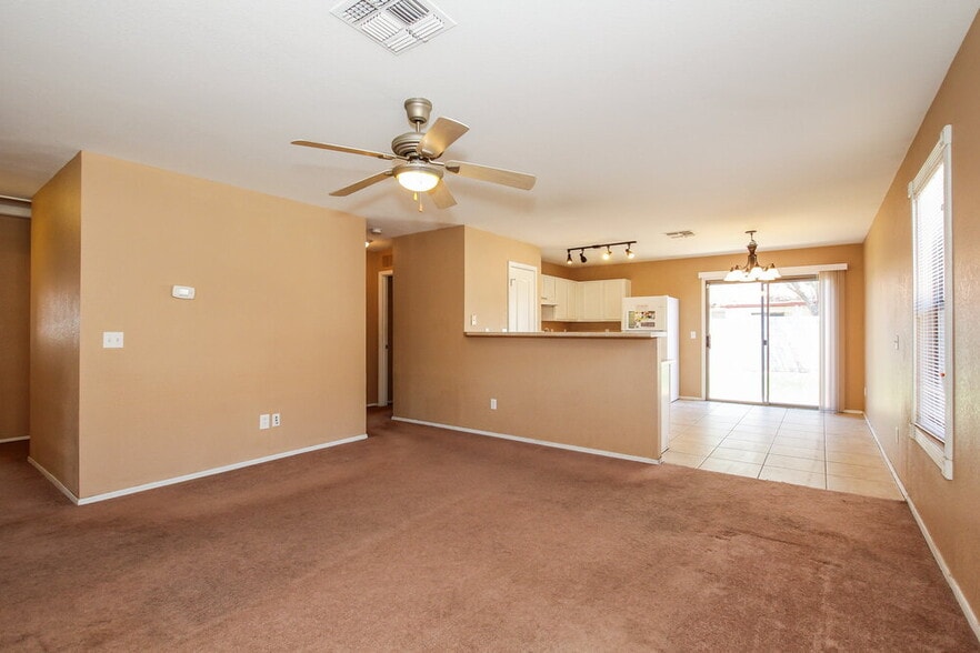 Building Photo - 3012 W Running Deer Trail