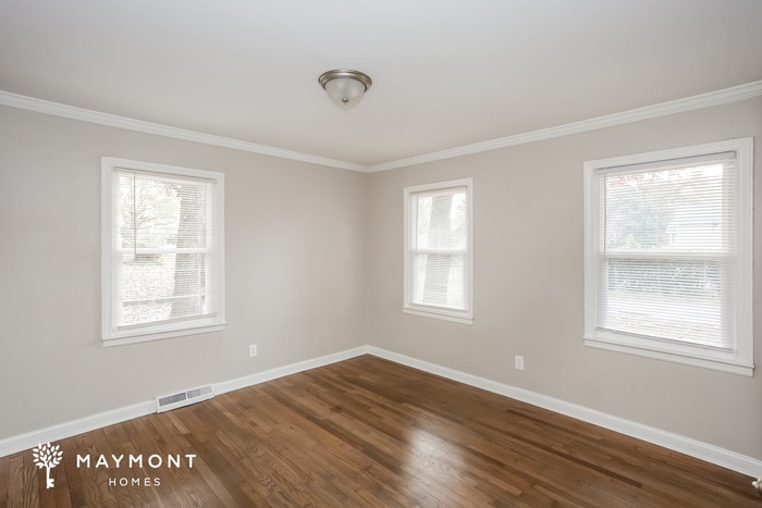 Building Photo - 302 Lydia St