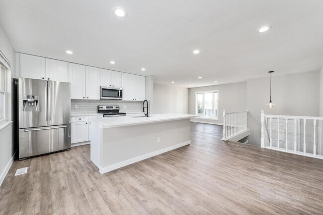 Building Photo - 18912 E Kansas Dr