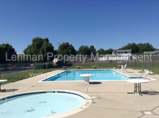 Building Photo - 836 Allenview Dr