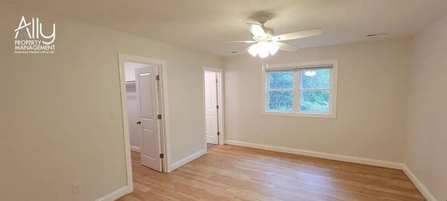 Building Photo - 290 Windfield Cir