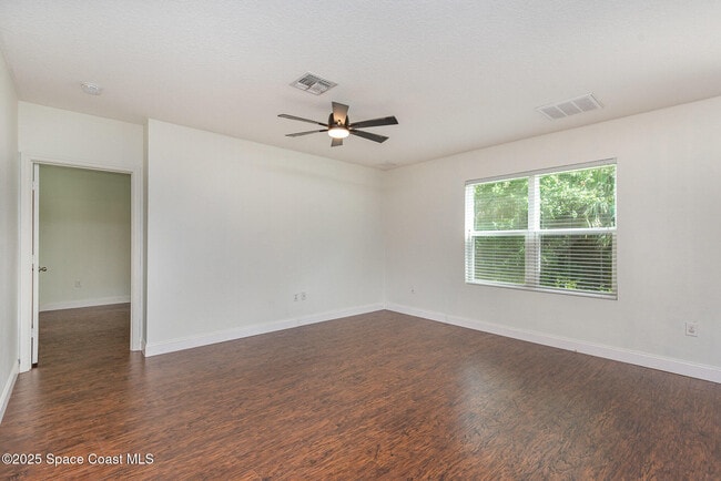 Building Photo - 2675 Falcon Ln