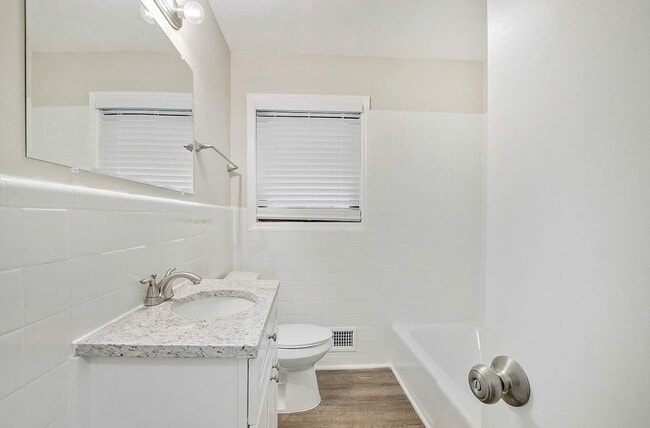 Building Photo - 4596 Sahara Dr SW