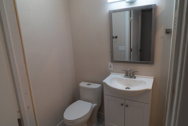 Building Photo - 14526 Garden Rd