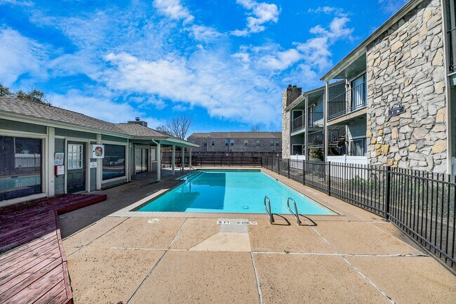 Building Photo - 3750 Tanglewilde St