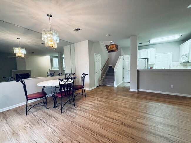 Building Photo - 2100 Pipers Field Dr