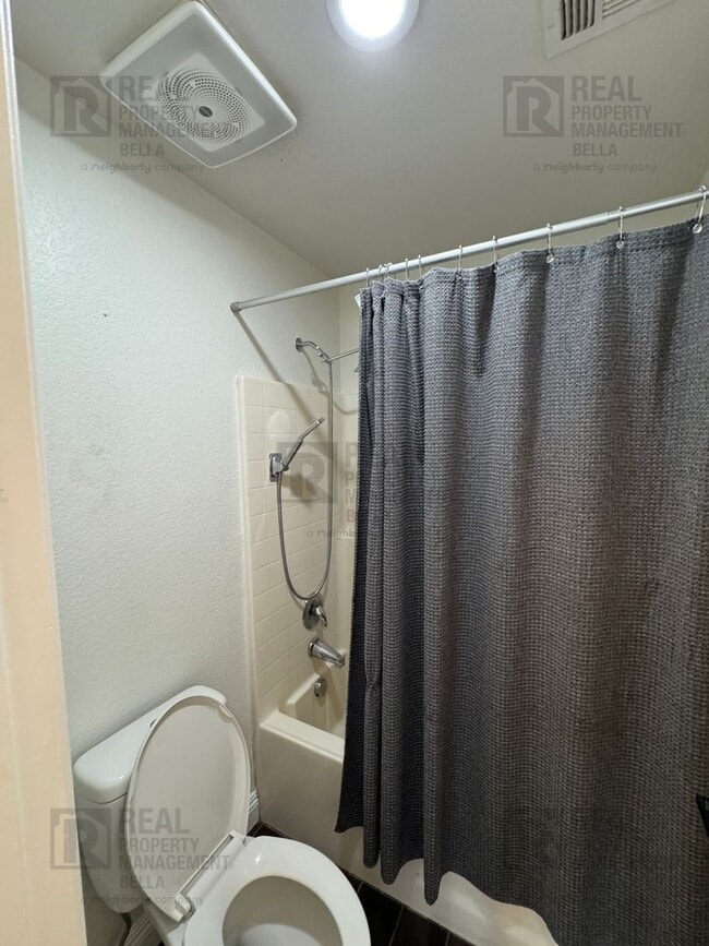 Building Photo - 23694 Canyon Heights Dr