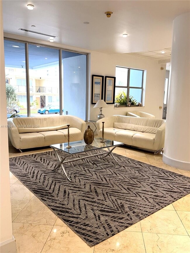 Building Photo - 401 69th St