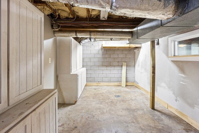 Building Photo - 902-902 Sherwood Forest Dr