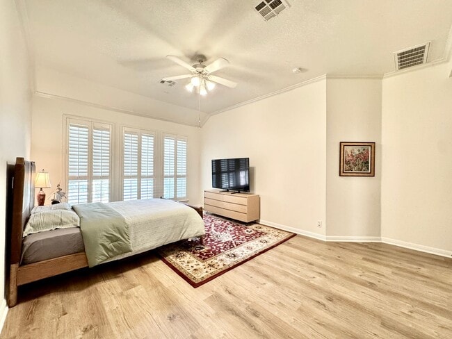 Building Photo - 4 Bedroom/3.5 Bath Rogers Ranch Subdivision