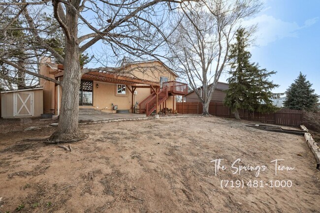 Building Photo - INVITING 3BD HOME w/ SPACIOUS LAYOUT & CHARM - Security Deposit Waiver Available