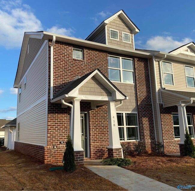 Building Photo - 418 Falls Pointe