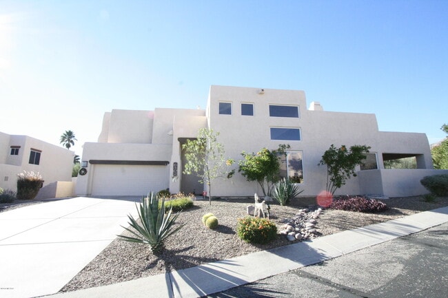 Building Photo - 6502 E Mountain Shadows Pl