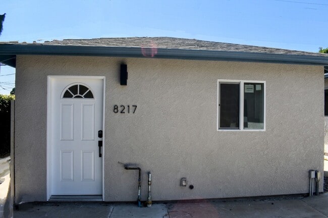 Primary Photo - 8219 Barnsley Ave