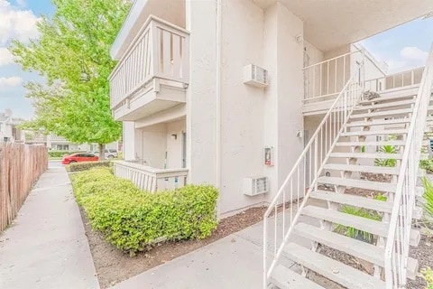 Building Photo - 512 Sandalwood Pl