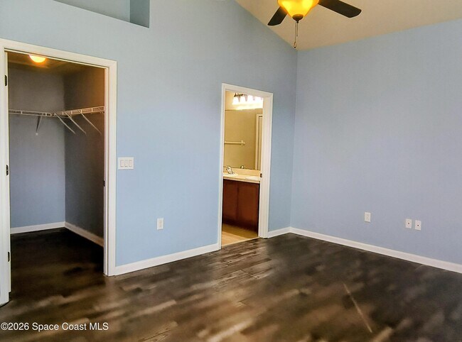 Building Photo - 490 Bismarck Way