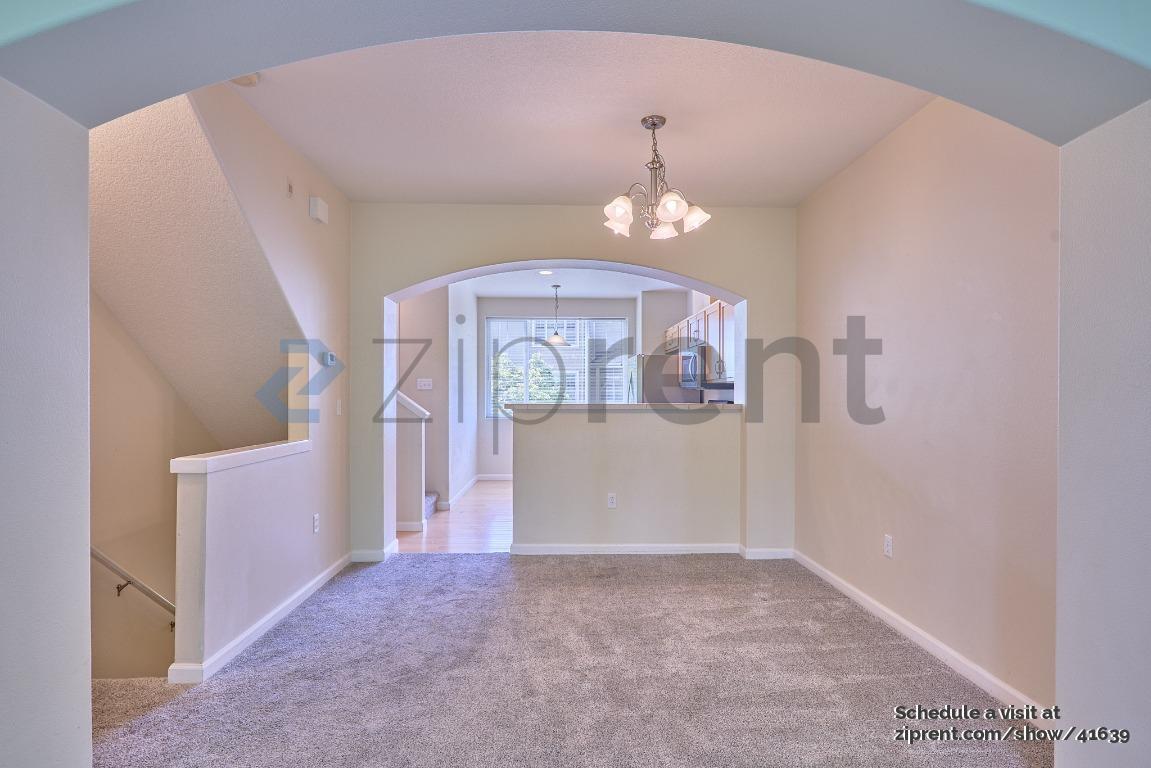 Building Photo - 15440 SW Mallard Dr