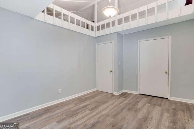 Building Photo - 2542 White Oak Dr