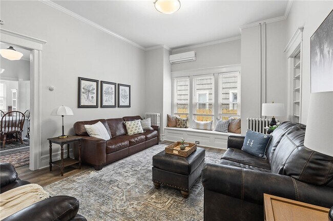 Building Photo - 42 Lake St