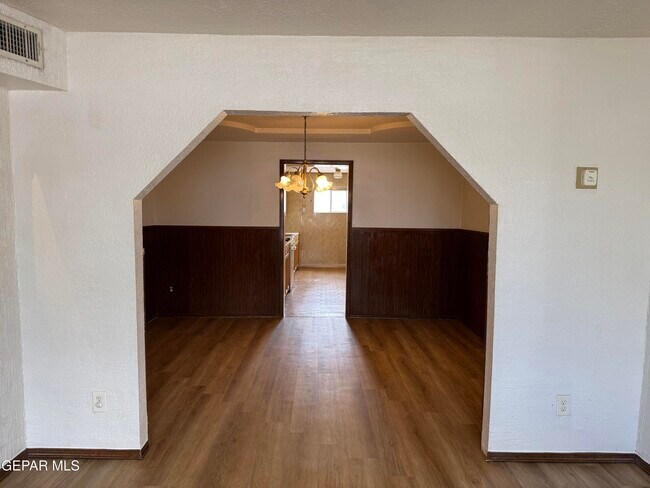 Building Photo - 9351 Carranza Dr