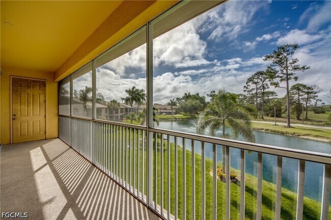 Building Photo - 15250 Riverbend Blvd