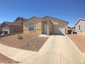 Building Photo - East El Paso 3 bed Refrig A/C