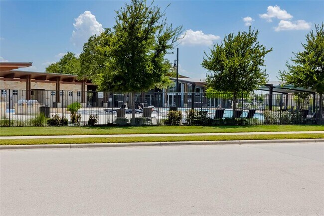 Building Photo - 425 Arrowhead Vine St