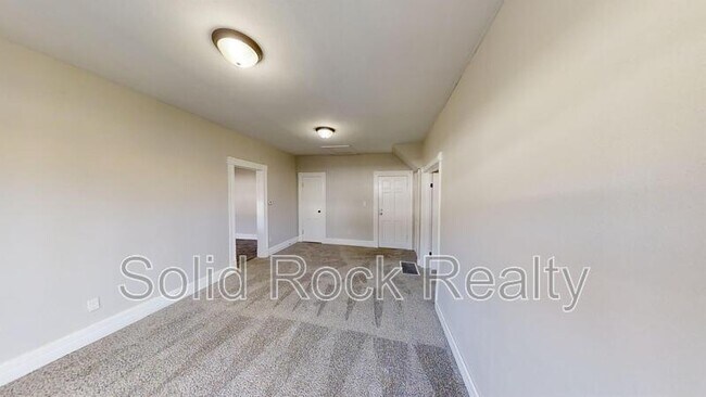 Building Photo - 219 N Institute St