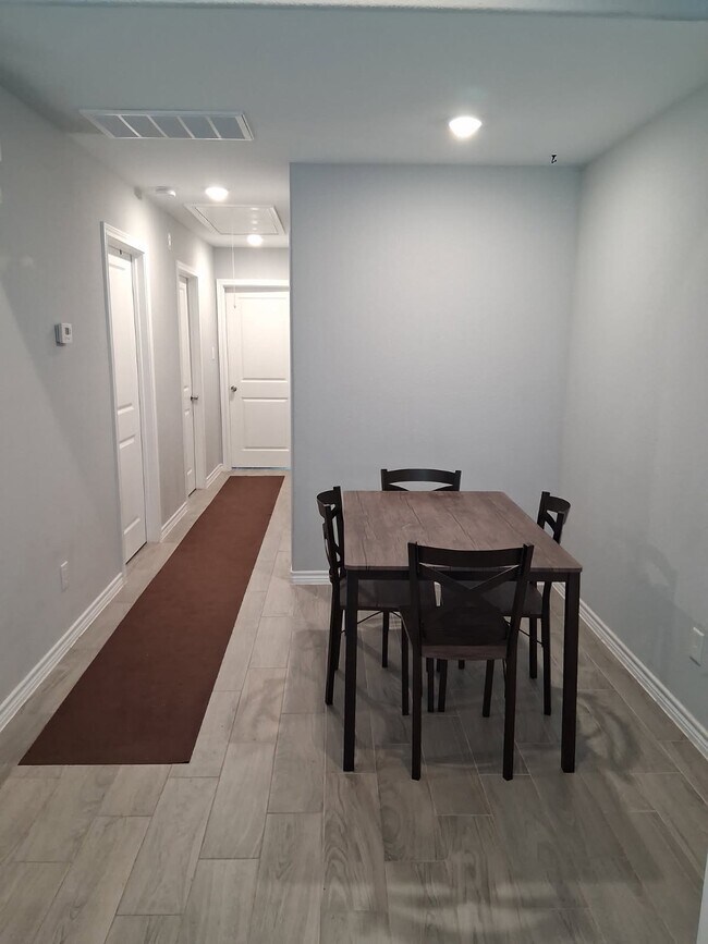 Building Photo - 9593 Darkwood St