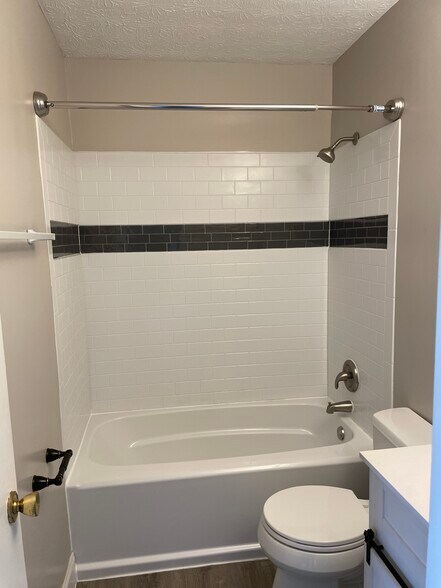 full master bath - 5042 Magnolia Blossom Blvd