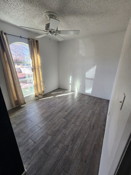 Building Photo - 5536 Longview Dr
