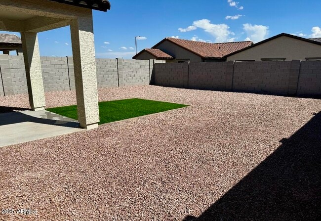 Building Photo - 25253 W Hidalgo Ave