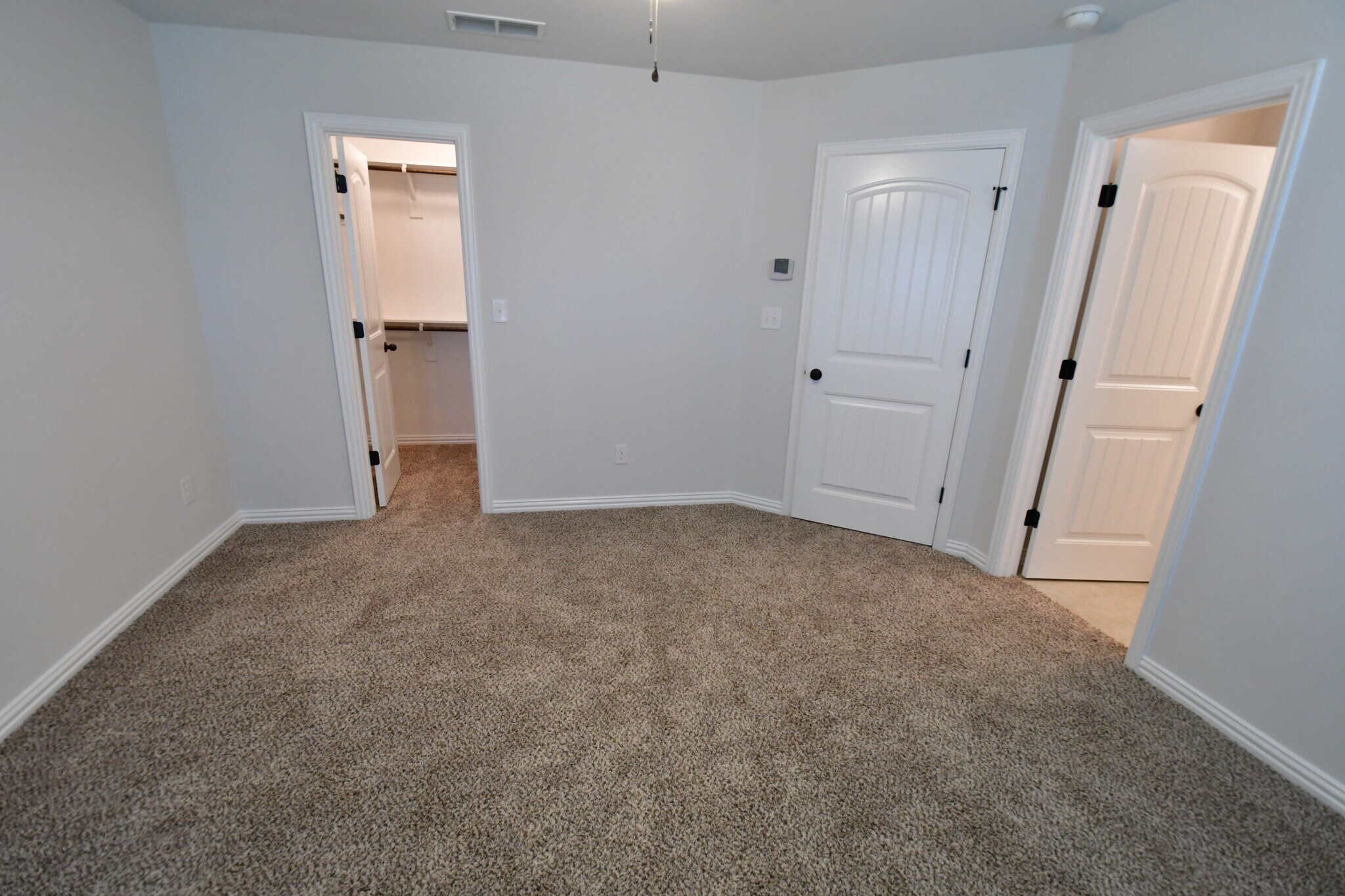 Building Photo - 237 W Forest Ave