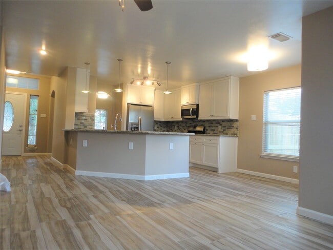 Building Photo - 18142 Flower Grove Ct