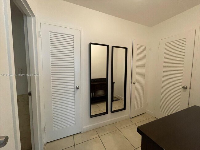 Building Photo - 5151 Collins Ave