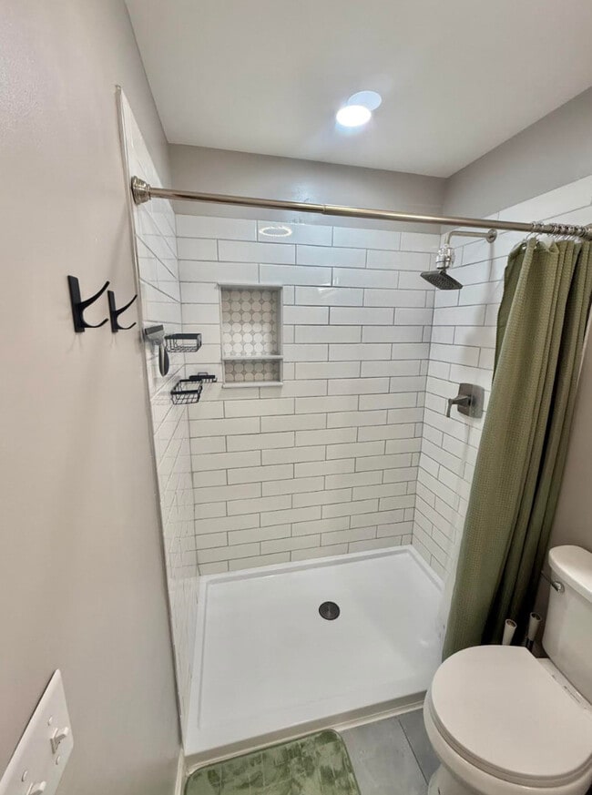 Building Photo - 34394 N Goldenrod Ct