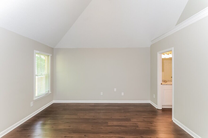 Building Photo - 8642 Tropicana Dr N