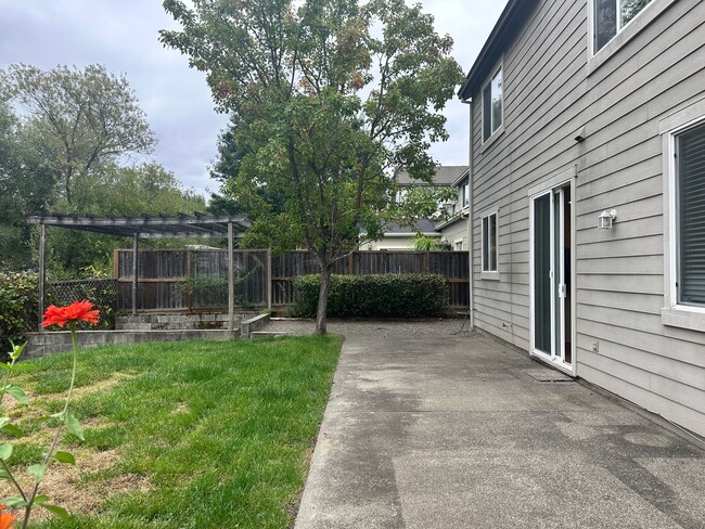 Building Photo - 1708 Spur Ridge Ln