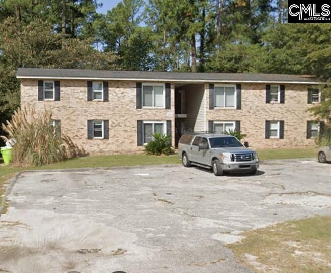 Building Photo - 2919 Chatsworth Rd