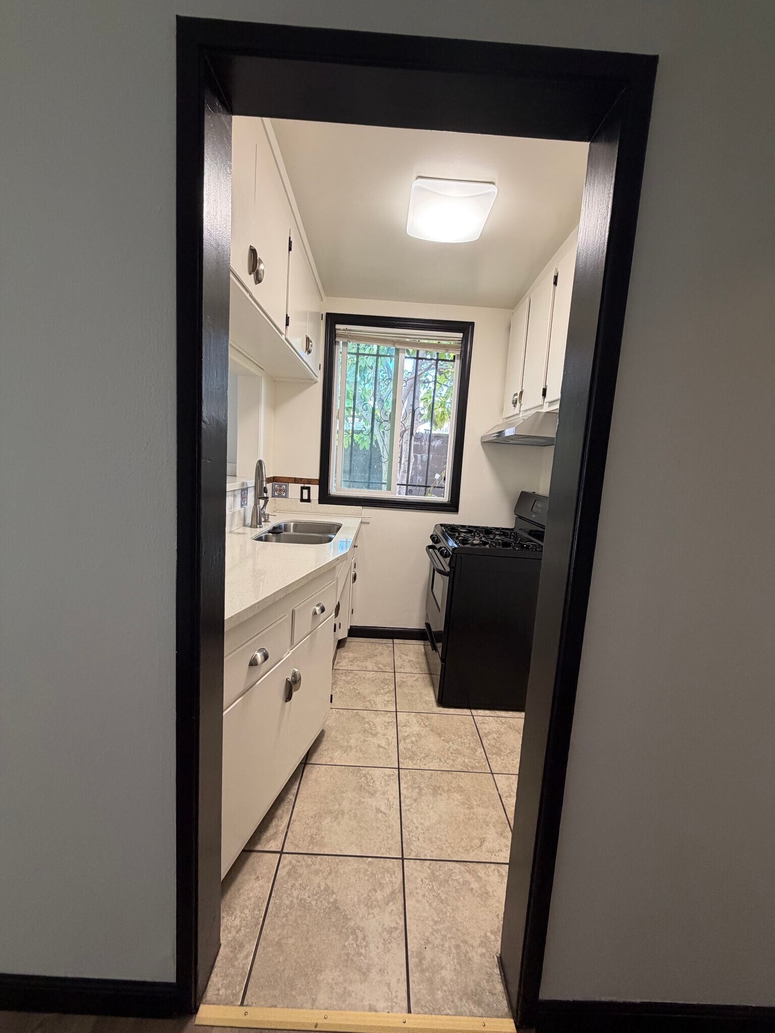 Building Photo - 824 Glenway Dr