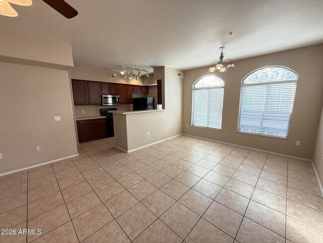 Building Photo - 16825 N 14th St