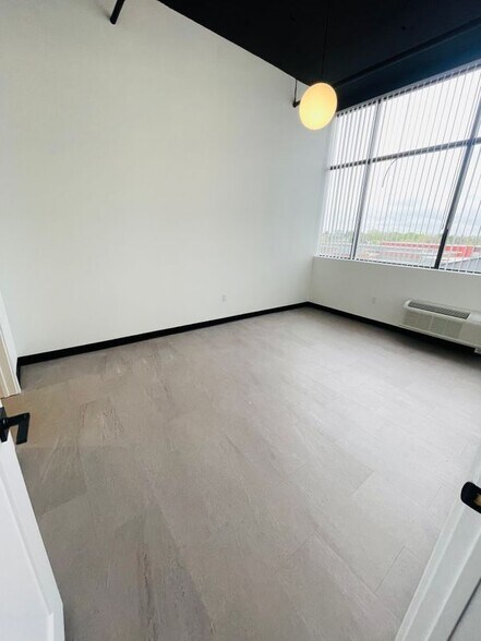 Building Photo - 480 Myrtle St