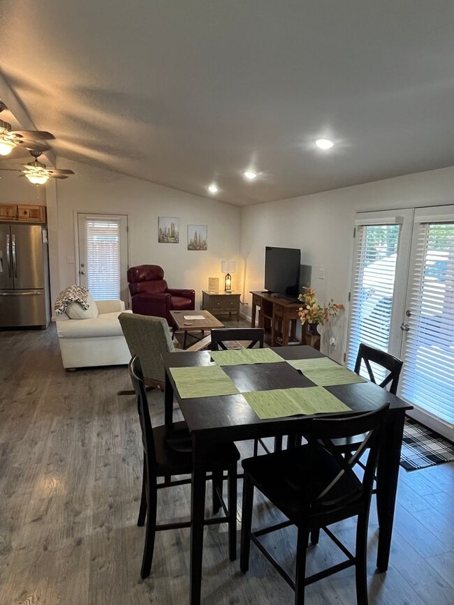 Building Photo - 3-bedroom, 2.5-bathroom HOME FOR RENT!