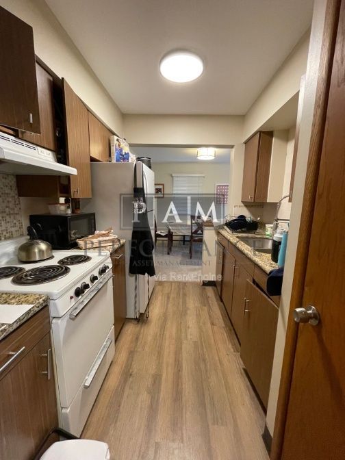 Building Photo - 4434 N Oakland Ave