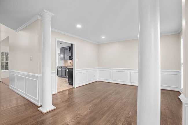 Building Photo - 6000 Blackstone Blvd