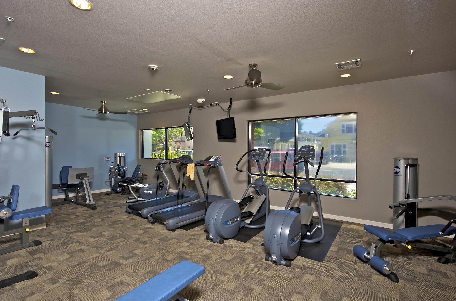 Building Photo - 3650 5th Ave