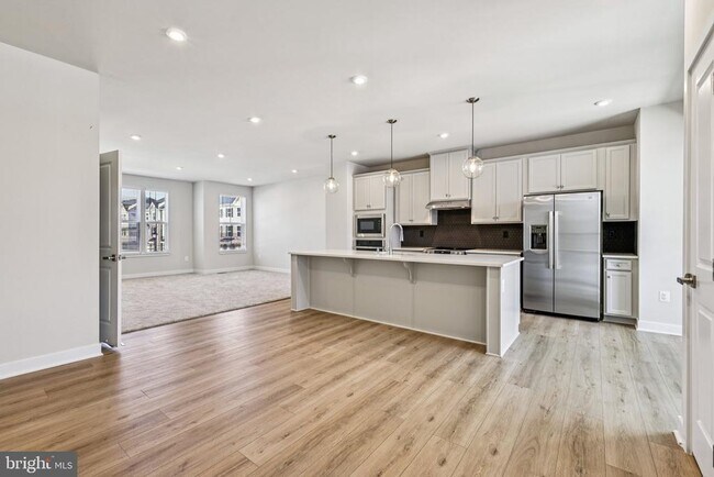 Building Photo - 9389 Edenderry Dr